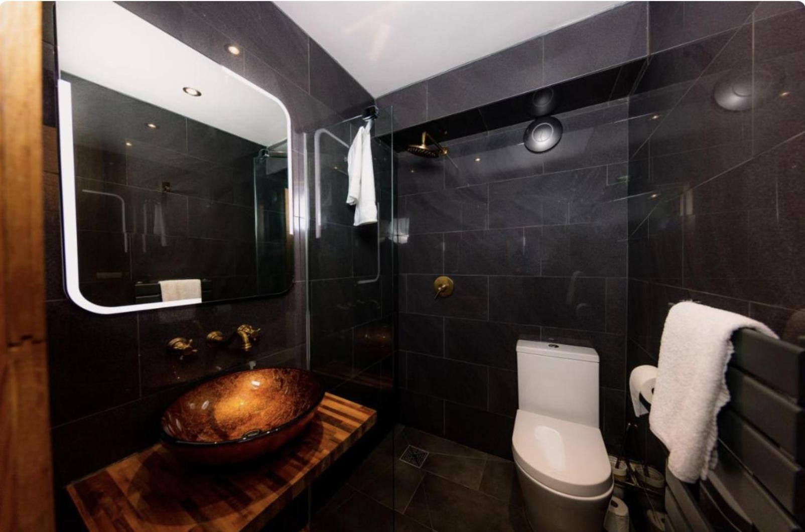 Superb Luxury Apartment By Canal - Central Édimbourg Extérieur photo